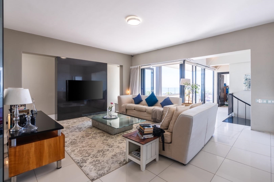 5 Bedroom Property for Sale in Fresnaye Western Cape